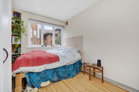 18 Bradstock Road, London, E9 5BJ