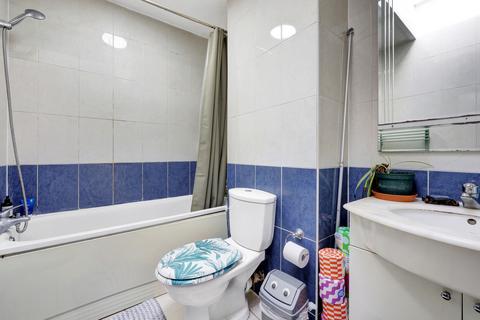 18 Bradstock Road, London, E9 5BJ