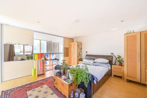 3 bedroom flat for sale - Andersens Wharf, Poplar, London, E14