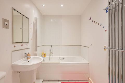 2 bedroom flat for sale - Western Gateway, E16, Royal Docks, London, E16