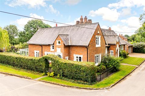 4 bedroom semi-detached house for sale, Chetwode, Buckingham, Buckinghamshire, MK18