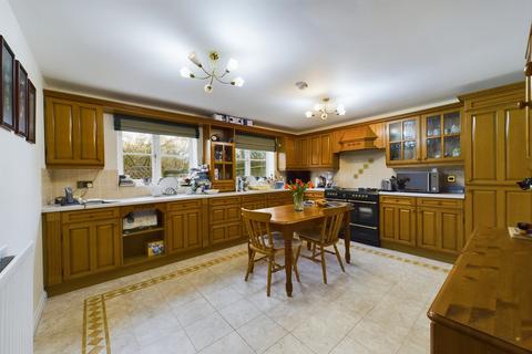 4 bedroom detached house for sale, Alexandra Drive, Yoxall