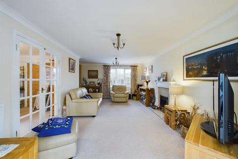 28 Alexandra Drive, Yoxall, Burton-on-trent, DE13 8PL