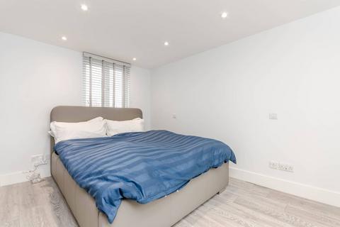 3 bedroom flat to rent, Antrobus Road, Chiswick, London, W4