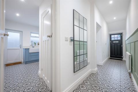 348 Blossomfield Road, Solihull, B91 1TF