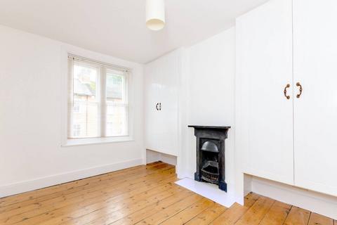 3 bedroom end of terrace house to rent, Addison Road, Guildford, GU1