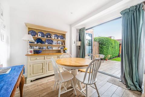13 Hall Road, Isleworth, TW7 7PA