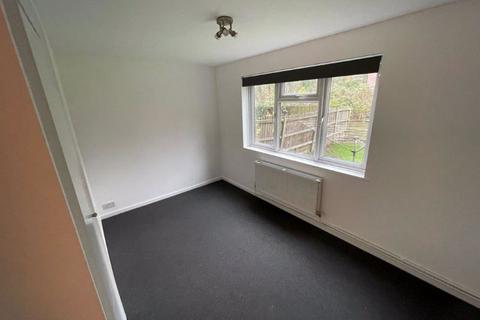 3 bedroom apartment to rent - Capel Close, London