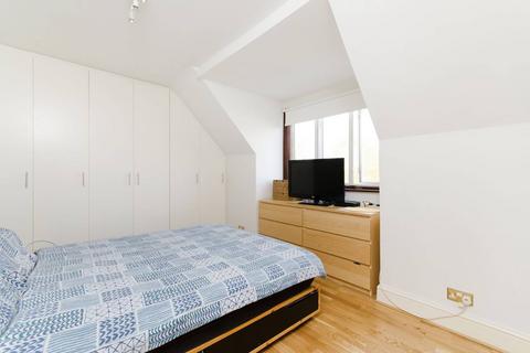 4 bedroom flat to rent, Finchley Road, Golders Green, London, NW11