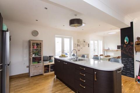 1 Breaksea Close, Sully, Penarth, CF64 5ST