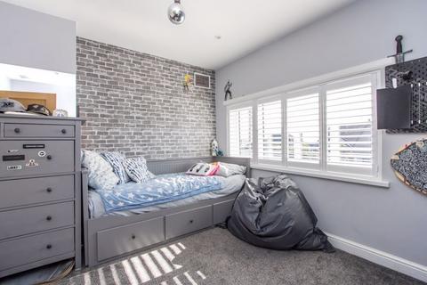 1 Breaksea Close, Sully, Penarth, CF64 5ST