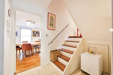 3 bedroom flat for sale, Drury Lane, Covent Garden, London, WC2B