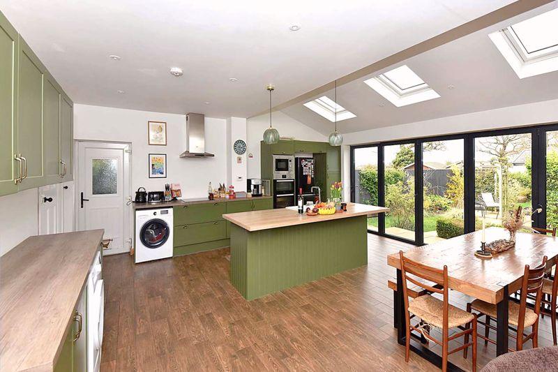 Mill Lane, Holmes Chapel 3 bed semidetached house for sale £399,950
