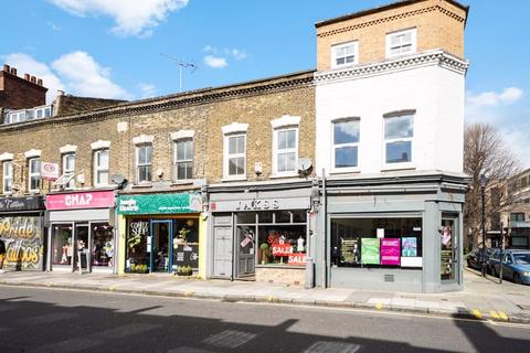 1 bedroom house for sale - Roman Road, Bow E3 5LX