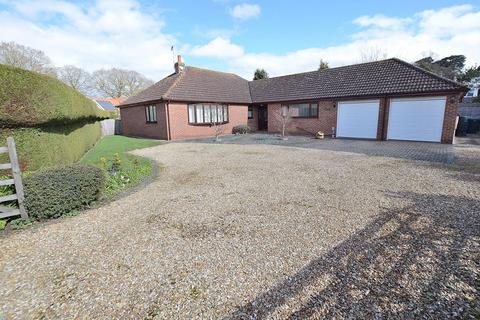 4 bedroom detached bungalow for sale - Goodwood, Green Lane, Woodhall Spa