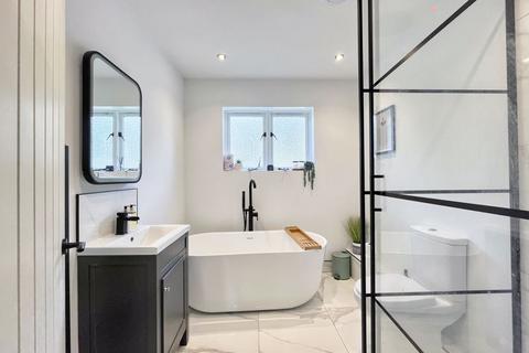 79 The Meadows, Cimla, Neath, SA11 3XF