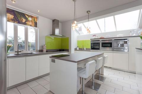 4 bedroom semi-detached house for sale - West Road, Congleton