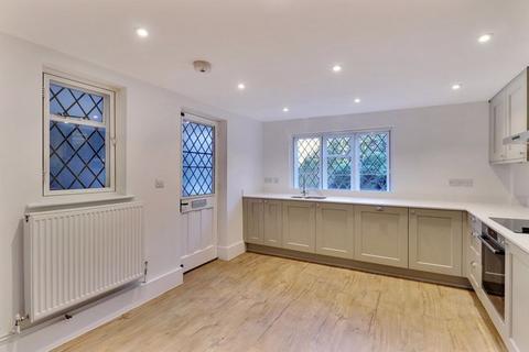 4 bedroom terraced house for sale - High Street, Brenchley