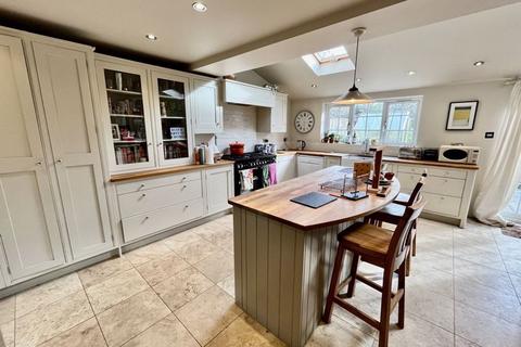 4 bedroom semi-detached house for sale - West Street, West Malling