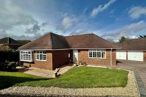 4 bedroom detached bungalow for sale, Mountfield, Hythe, Southampton