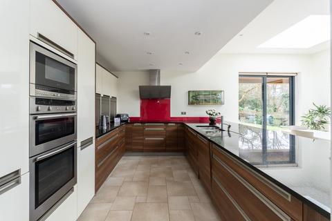 21 Pointers Hill, Westcott, Dorking, RH4 3PF