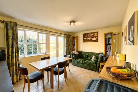 16 Iron Way, Tondu, Bridgend, CF32 9BF