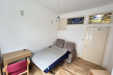 2 bedroom terraced house for sale, Station Road, Llanfairfechan
