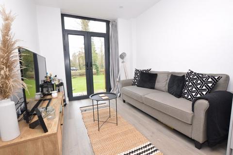 1 bedroom ground floor flat for sale - Weybrook House, Godalming