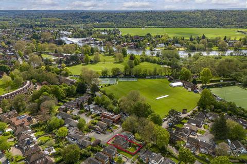 4 bedroom detached house for sale, Spinners Walk, Marlow