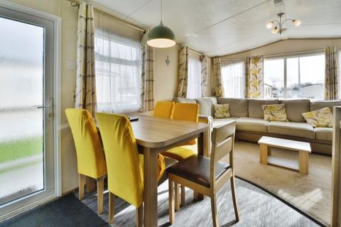 2 bedroom detached house for sale - Mallard Lake, Cotswold Water Park, Gloucestershire