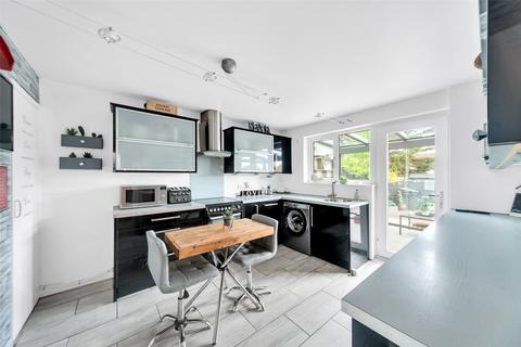 30 Taunton Close, Bexleyheath, DA7 6NN