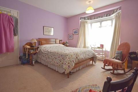 2 bedroom ground floor flat for sale - Trafalgar Court, Farnham