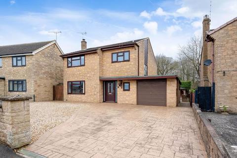 3 bedroom detached house for sale, Trinity Close, Banbury - No onward chain