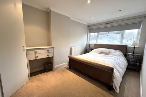 3 bedroom semi-detached house for sale - Riverdale, Farnham