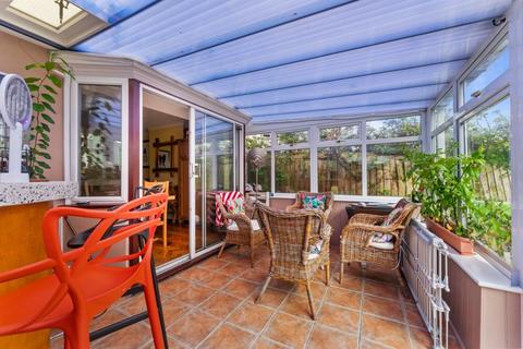 19 Fairway, Carshalton, SM5 4HR