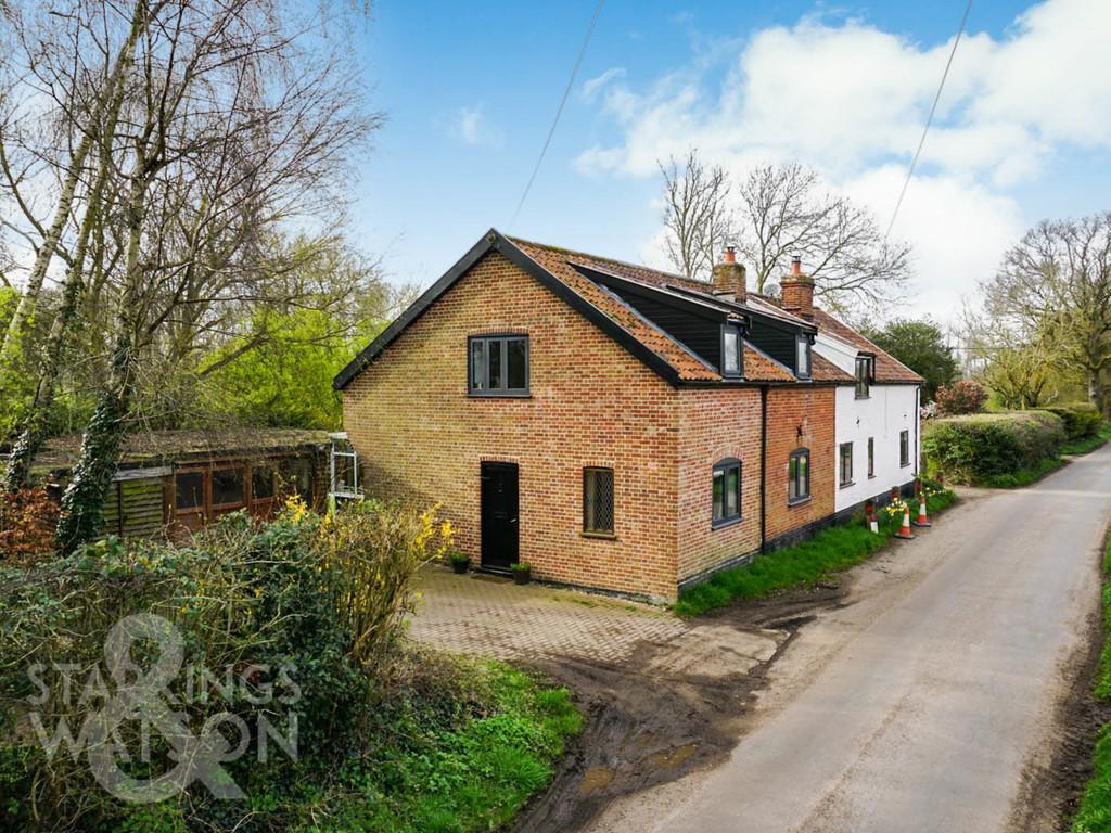Wood Cottages, Whitehouse Lane, Wicklewood 3 bed cottage for sale £
