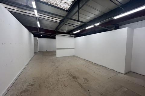 Industrial unit to rent - LIGHT INDUSTRIAL UNIT WITH OFFICE MEZZANINE - TO LET