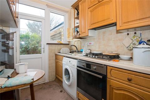 3 bedroom terraced house for sale - Larches Avenue, London, SW14