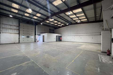 Property to rent, LIGHT INDUSTRIAL UNIT TO LET WITH HIGH CEILINGS