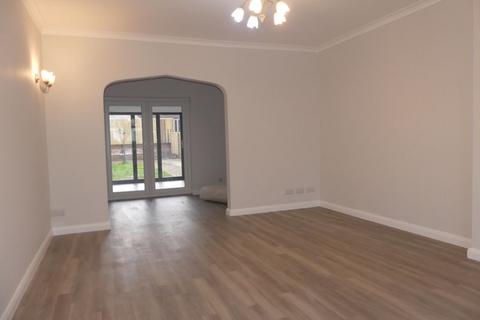 3 bedroom semi-detached house to rent - Bank Road, Stockport SK6