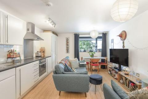 2 bedroom flat for sale - Shepherdess Walk,, Islington N1