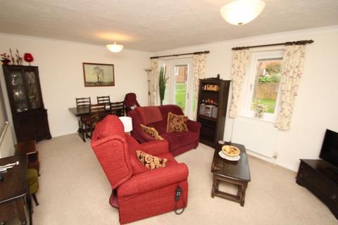 2 bedroom apartment for sale - Rosewood Gardens, High Wycombe HP12