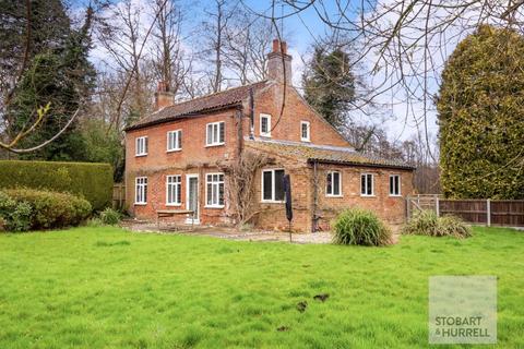 4 bedroom detached house for sale - Hall Road, Norwich NR12
