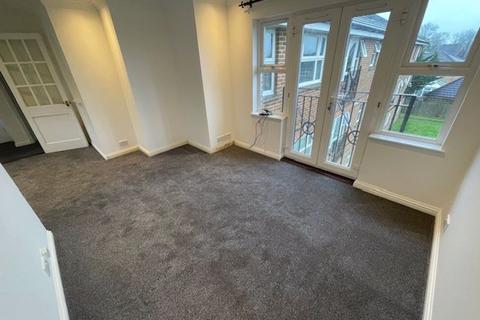 2 bedroom flat for sale - Spacious 2 Bed 2 Bath Top Floor Apartment with Juliet Balcony, Mill Hill NW7
