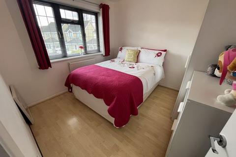 11 Napton Close, Hayes, UB4 9RN