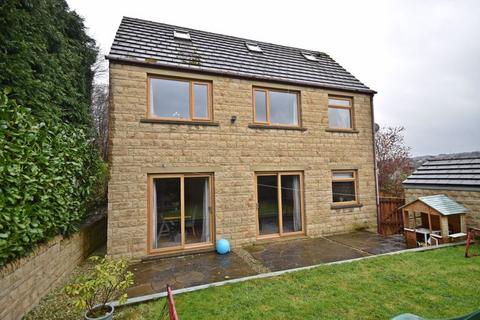 4 bedroom detached house for sale, Lindwell Grove, Greetland