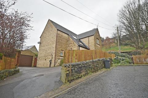 9 Lindwell Grove, Greetland, Halifax, HX4 8AT