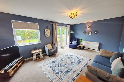 9 Lindwell Grove, Greetland, Halifax, HX4 8AT