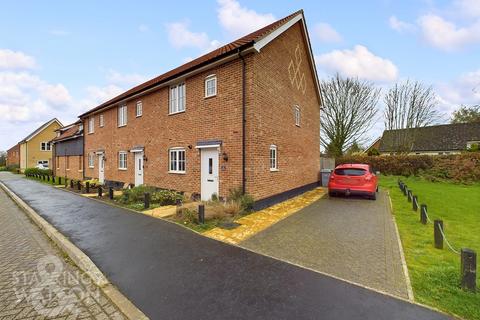 3 bedroom end of terrace house for sale, William Brown Drive, Blofield, Norwich