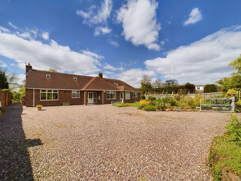 Market Drayton TF9 4 bed detached bungalow for sale £650,000
